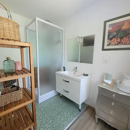 Bed & Breakfast D'hote Independante Petit Dejeuner En Option 3*